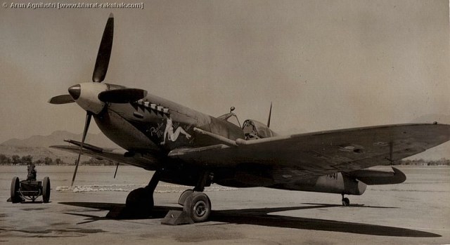 Spitfire Mk.VIII 'Pauline' Pat Callaghan No2 Squadron India 1946.jpg